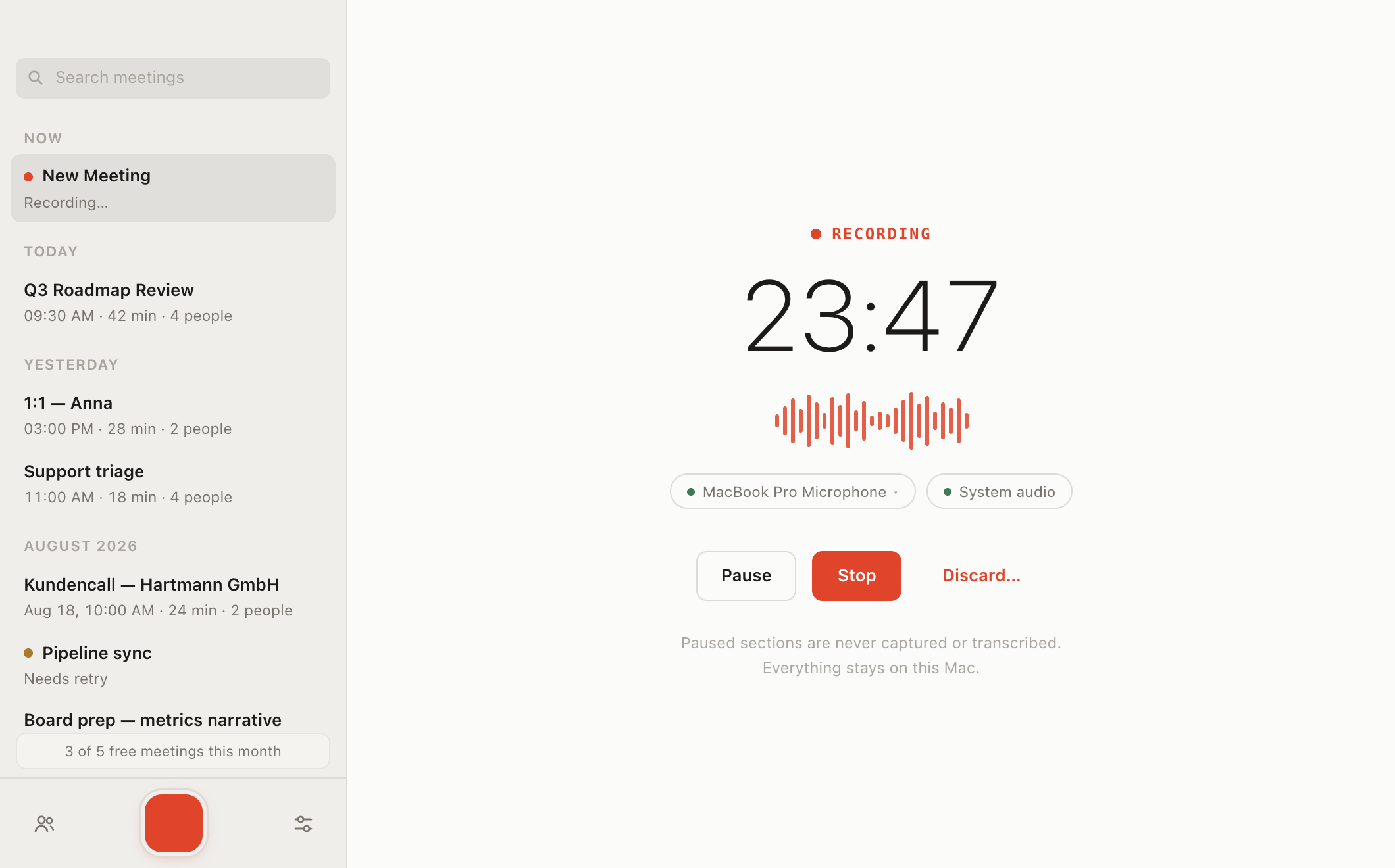 The recording screen: a timer, a live level indicator, a switchable microphone chip and a system-audio chip, and pause, stop, and discard controls.
